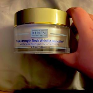 Dr.Denese Triple strength neck wrinkle cream